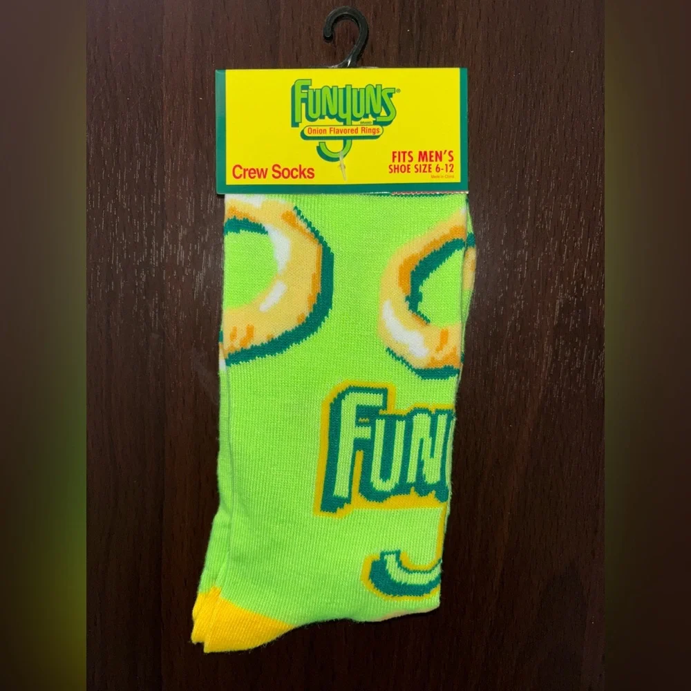 FUNYUNS NOVELTY CREW SOCKS NWT MEN’S SHOE SIZE 6-12